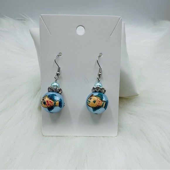 Sea themed Fish design Beaded Earrings - Picture 3 of 4